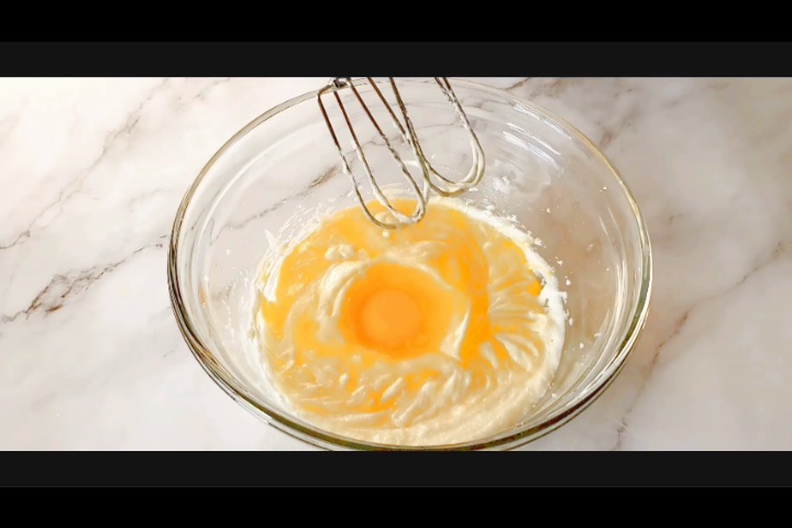 adding egg while marble loaf cake recipe