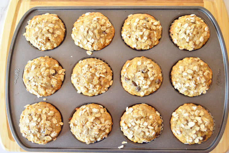 12 banana oatmeal muffin in cupcake pan