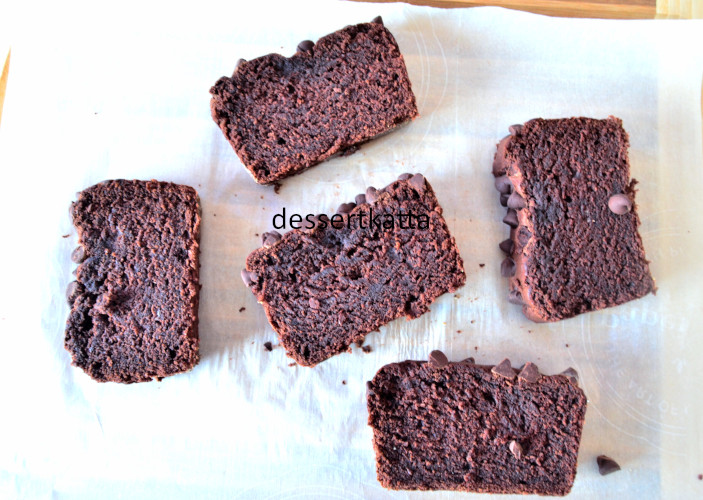 5 slices of banana loaf cake placed on parchment paper