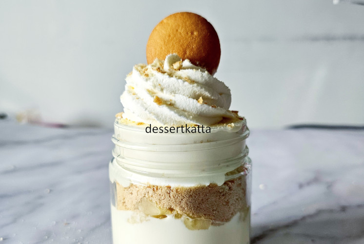 Banana pudding in mason jar