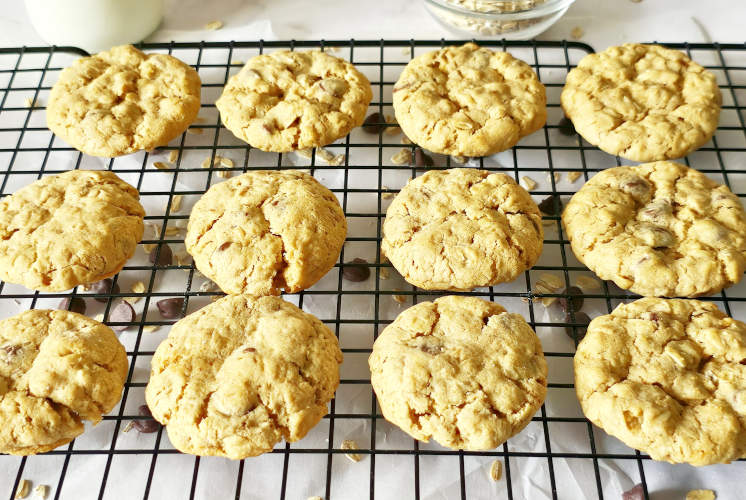 12 no egg oatmeal cookies placed on wire rack