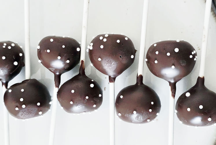 copycat recipe of Starbucks chocolate cake pop