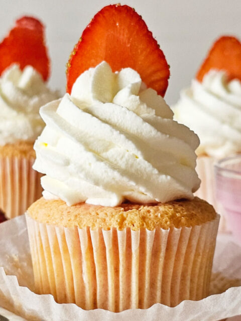 strawberry tres leches cupcakes