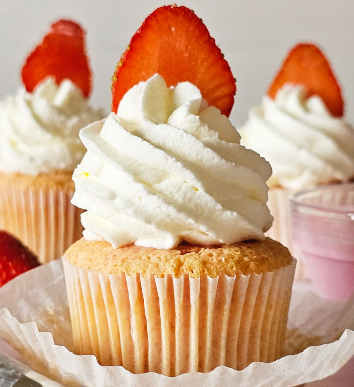 strawberry tres leches cupcakes